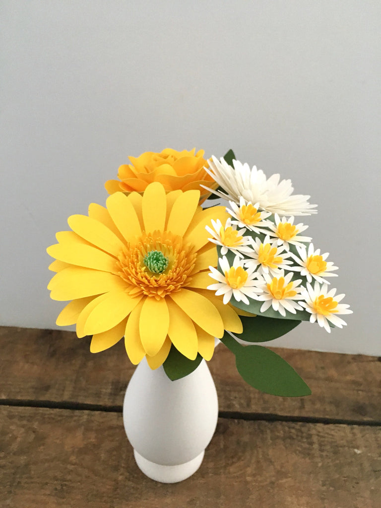 white and yellow flowers bouquet